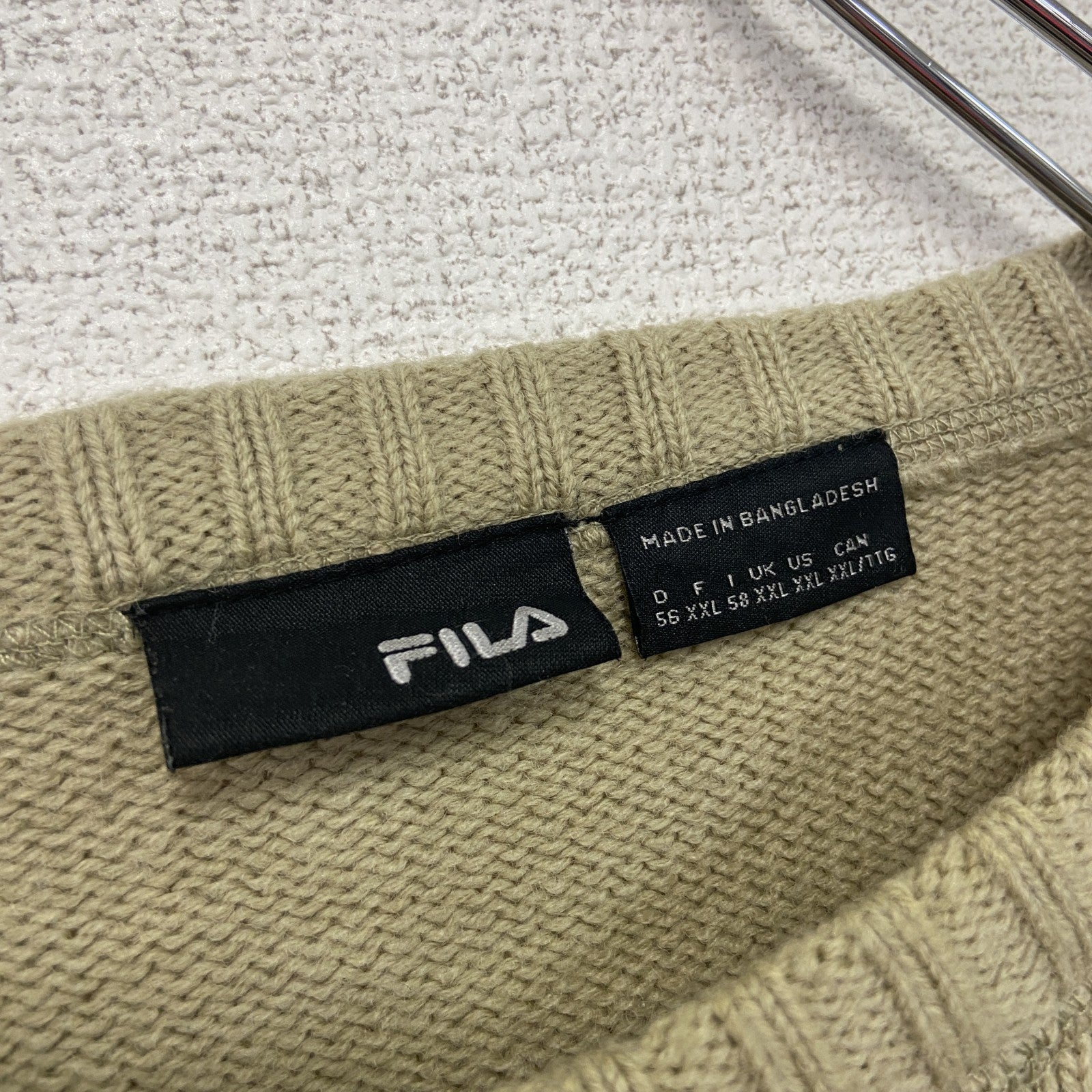 FILA　フィラ　ニットセーター　前V　 刺繍ロゴ　ワンポイント　スポーツミックス　ドロップショルダー　ベージュ　2XLサイズ　古着