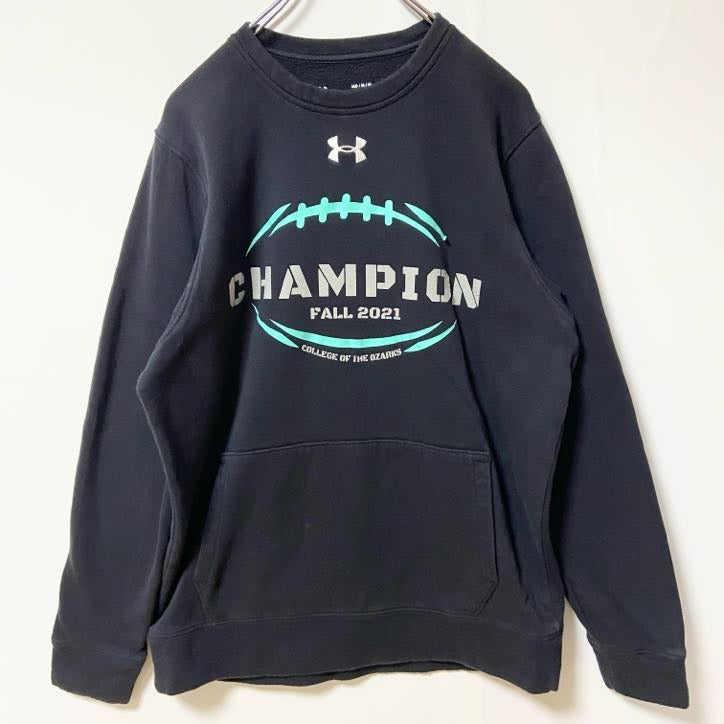 アンダーアーマー　オーザークス大学　長袖プリントスウェット　トレーナー　カンガルーポケット　黒　ブラック　Mサイズ　古着