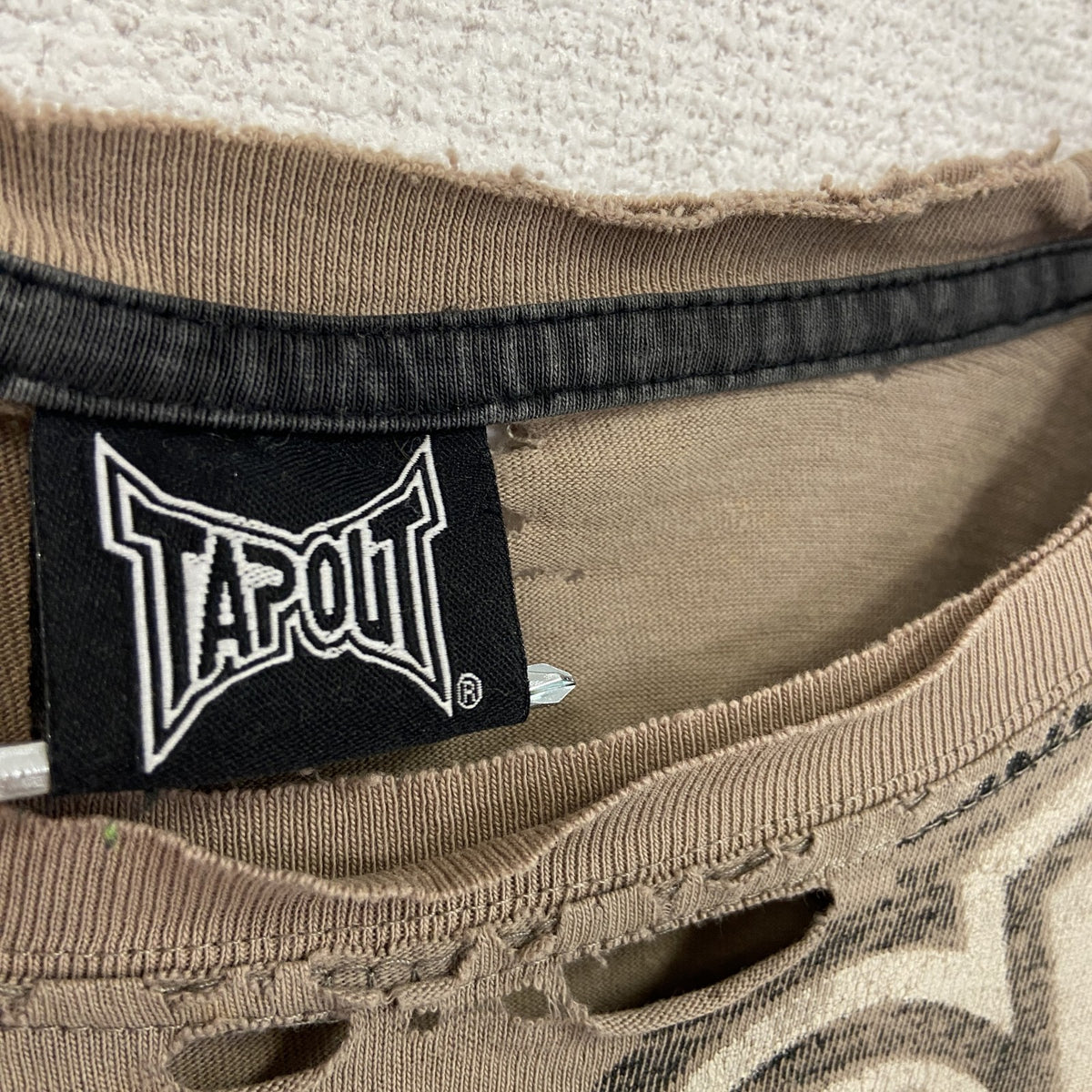 00s　TAPOUT　タップアウト　半袖プリントTシャツ　アニマルT　ダメージT　ヴィンテージ　茶色　ブラウン
