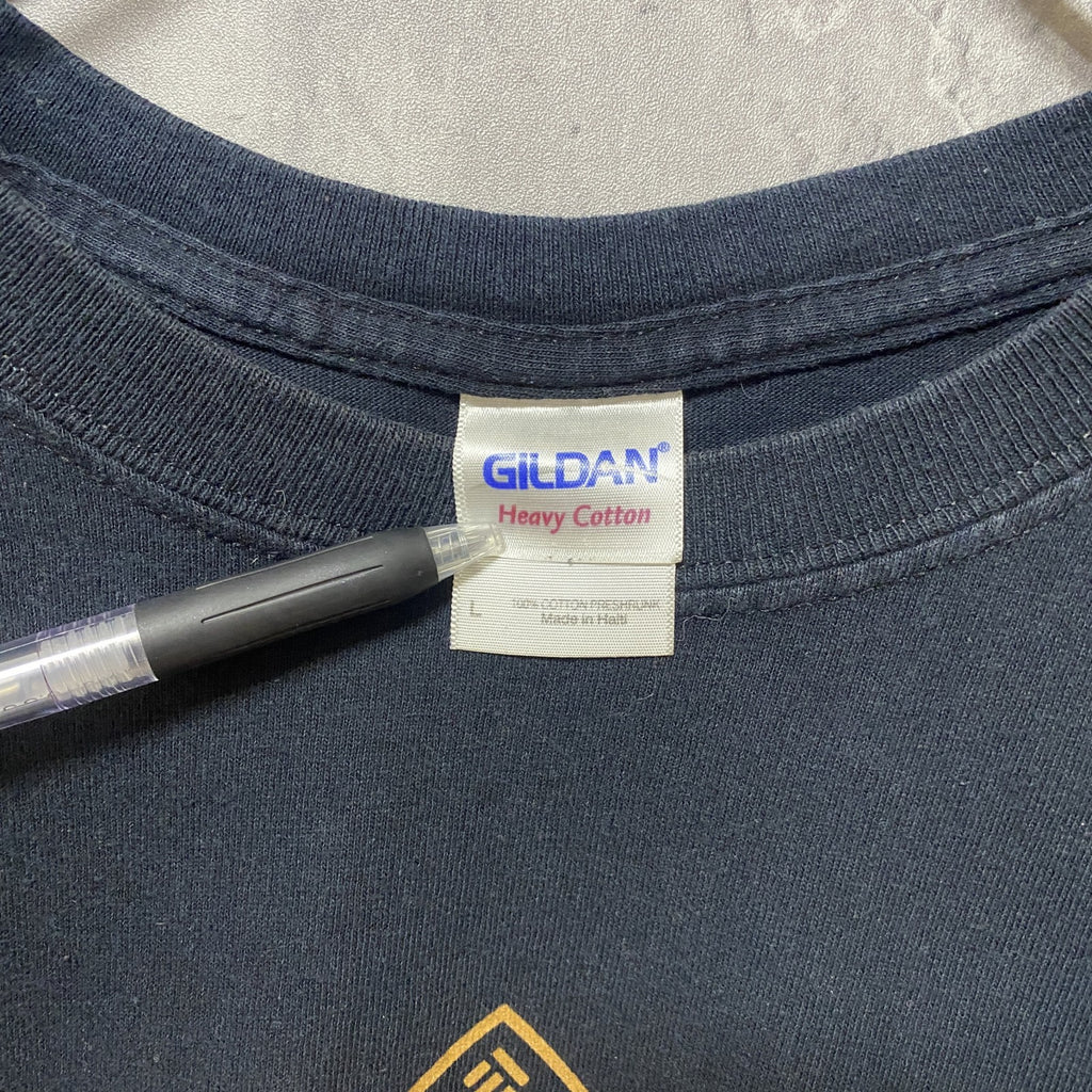 GILDAN ギルダン　FILIPINO HERITAGE　半袖プリントTシャツ　レトロデザイン　黒　ブラック　古着