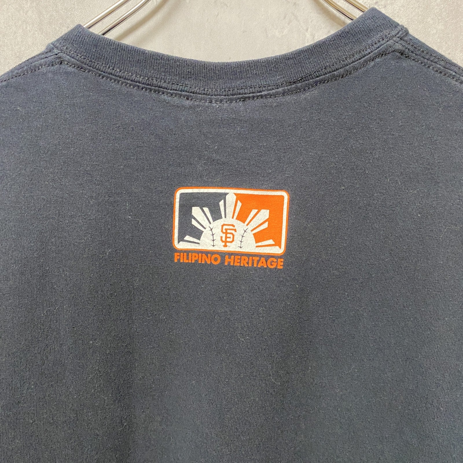 GILDAN ギルダン　FILIPINO HERITAGE　半袖プリントTシャツ　レトロデザイン　黒　ブラック　古着