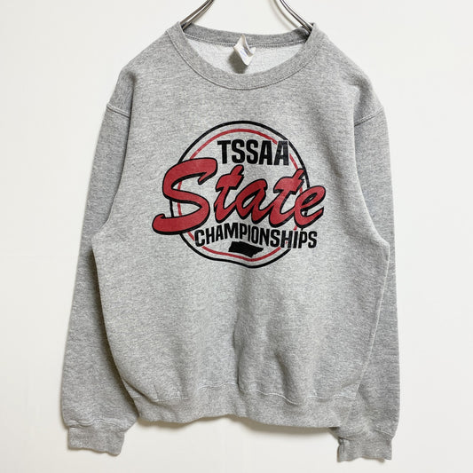 古着 used　TSSAA STATE　長袖カレッジプリントスウェット　トレーナー　グレー　クルーネック　秋冬服　Sサイズ