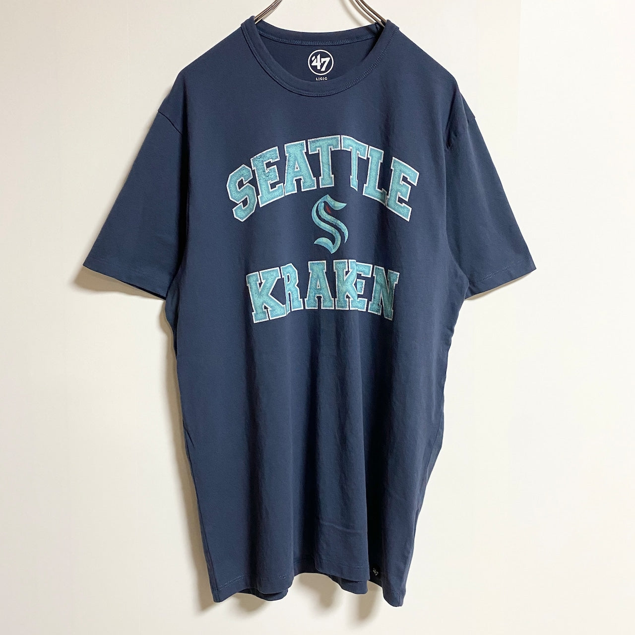 古着 used　NHL　SEATTLE KRAKEN シアトルクラーケン　半袖ビックプリントTシャツ　ネイビー　Lサイズ