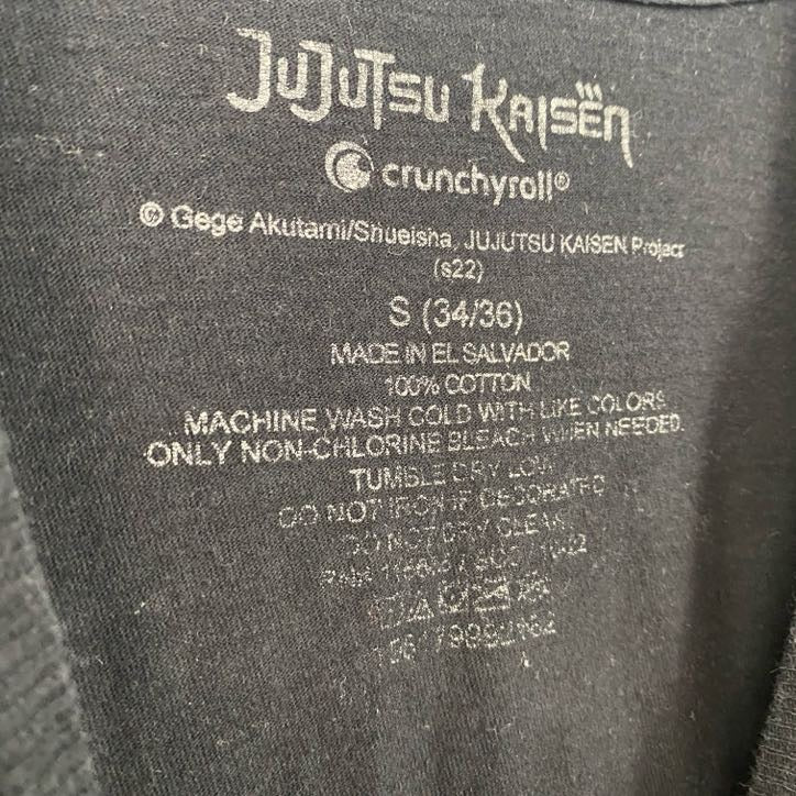 呪術廻線　半袖アニメプリントTシャツ　キャラクターデザイン　クルーネック　黒　ブラック　Sサイズ　古着