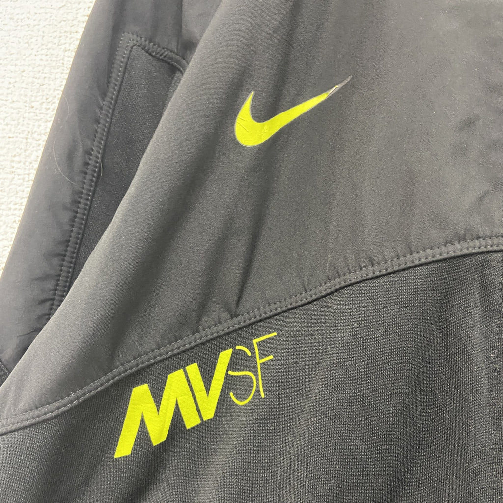 NIKE　ナイキ　トラックジャケット/ジャージ　黒　ブラック　Mサイズ　古着