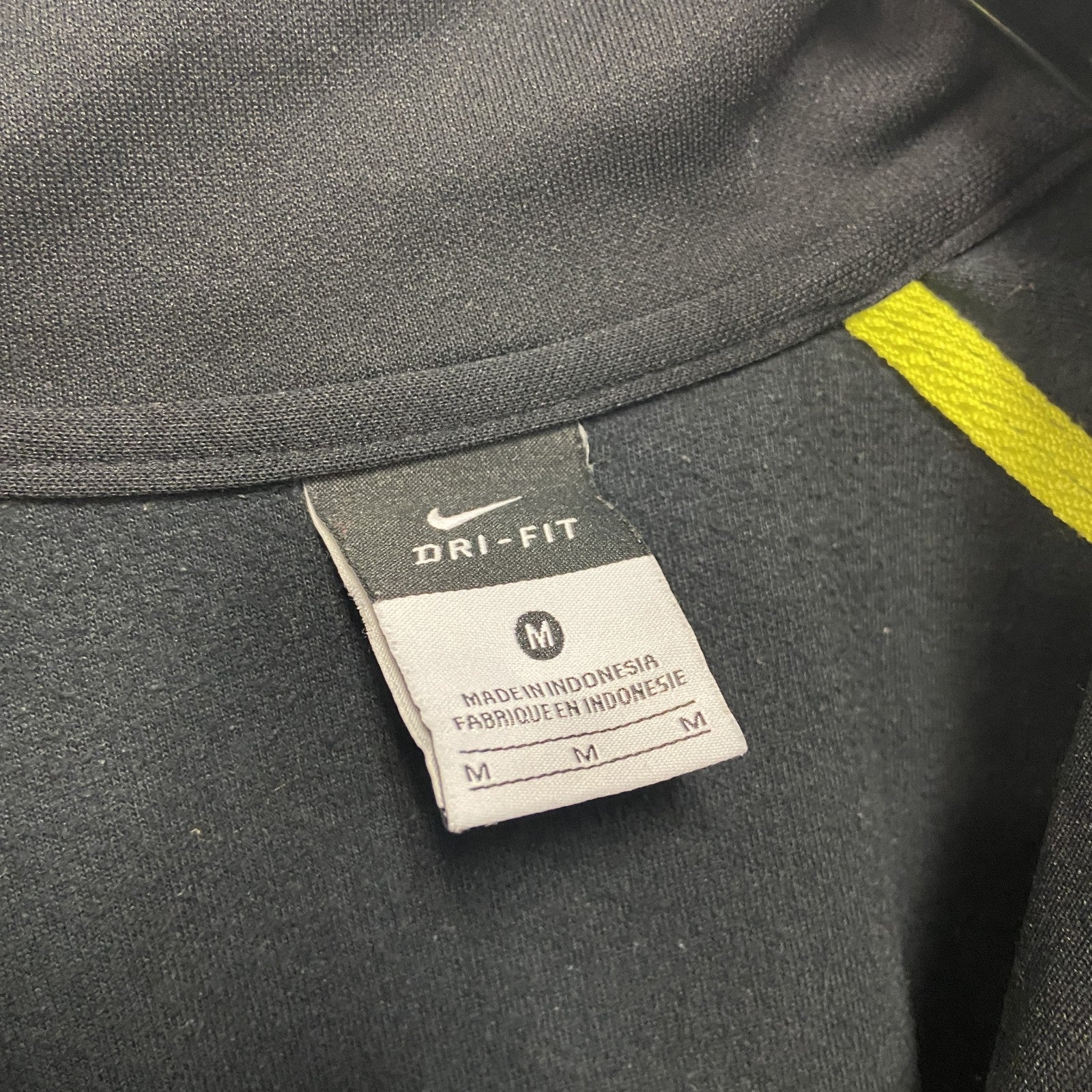 NIKE　ナイキ　トラックジャケット/ジャージ　黒　ブラック　Mサイズ　古着
