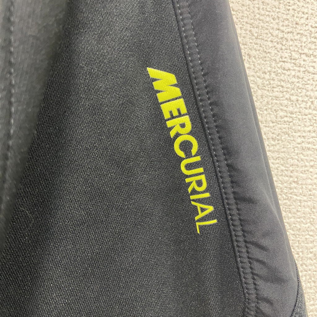 NIKE　ナイキ　トラックジャケット/ジャージ　黒　ブラック　Mサイズ　古着