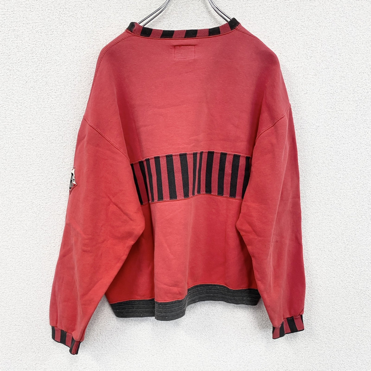 古着 used　UNITED COLORS OF BENETTON　スウェット/トレーナー　フェード　赤　レッド　46サイズ