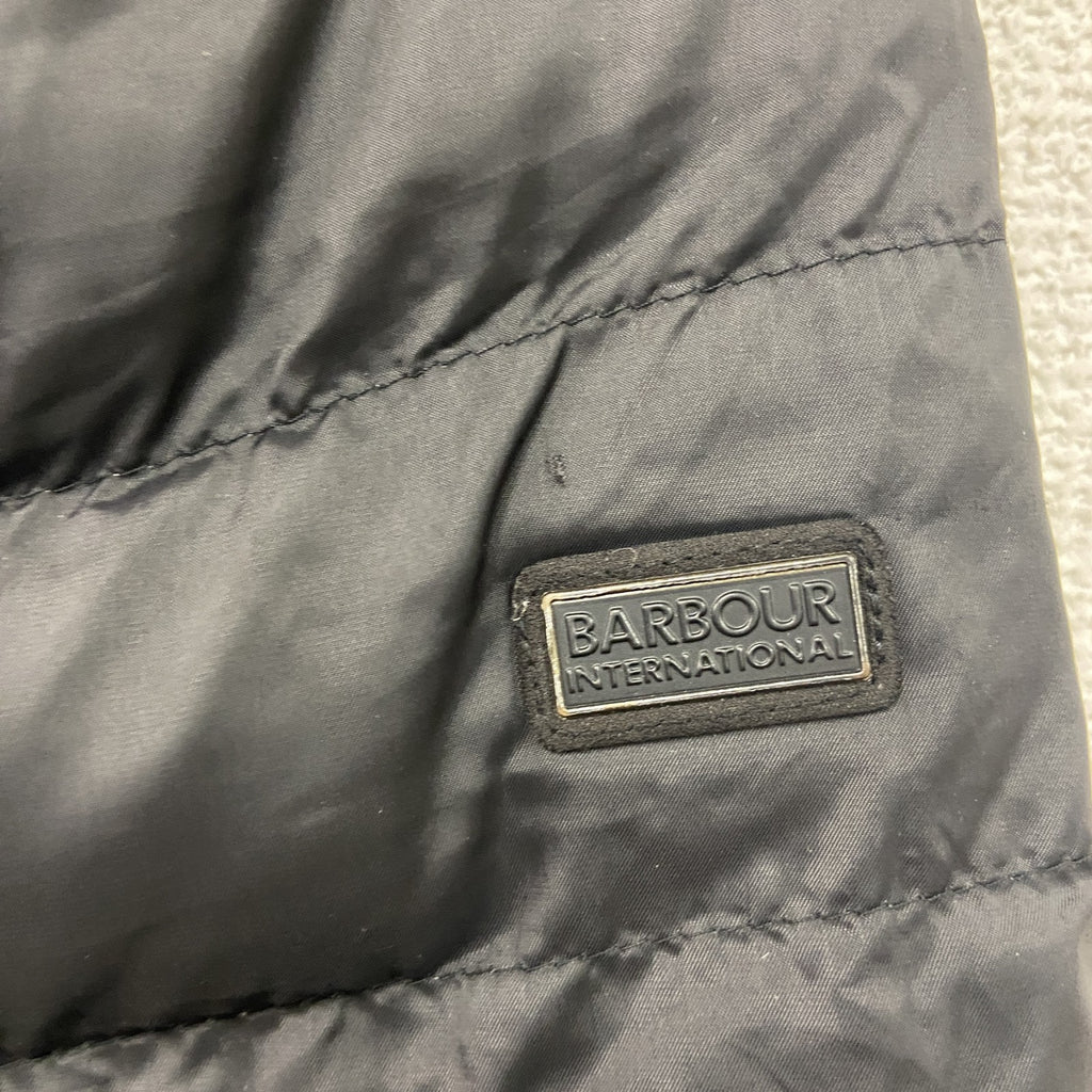 Barbour　バブアー　INTERNATIONAL　インターナショナル　フルジップ中綿ジャケット　黒　ブラック　Lサイズ　古着