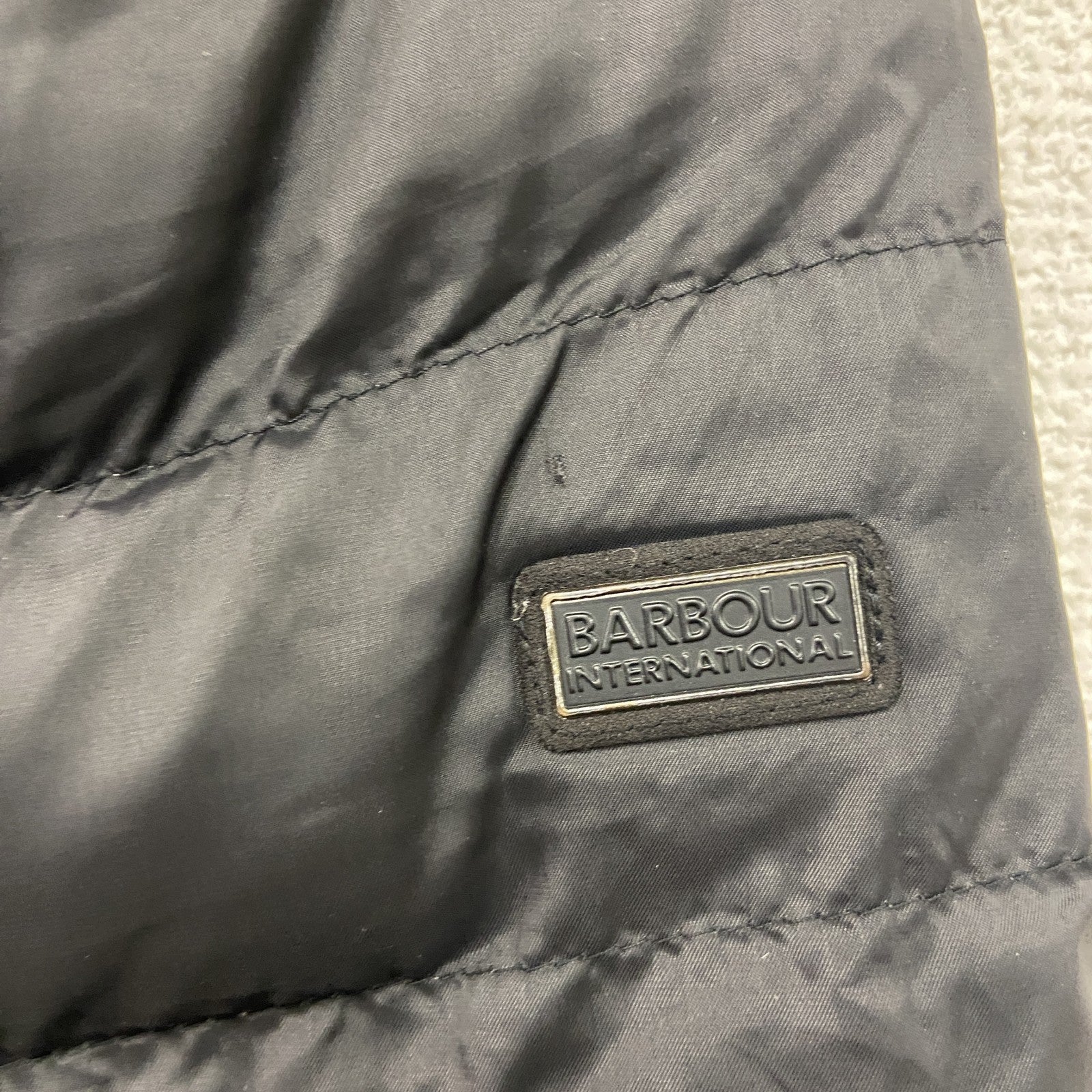 Barbour　バブアー　INTERNATIONAL　インターナショナル　フルジップ中綿ジャケット　黒　ブラック　Lサイズ　古着