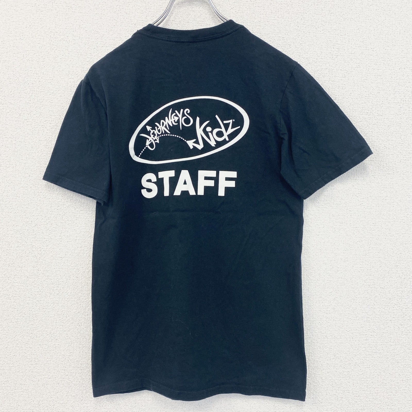 adidas　アディダス　半袖プリントTシャツ　STAFF　カジュアルデザイン　レトロ　ブラック　黒　Sサイズ　古着