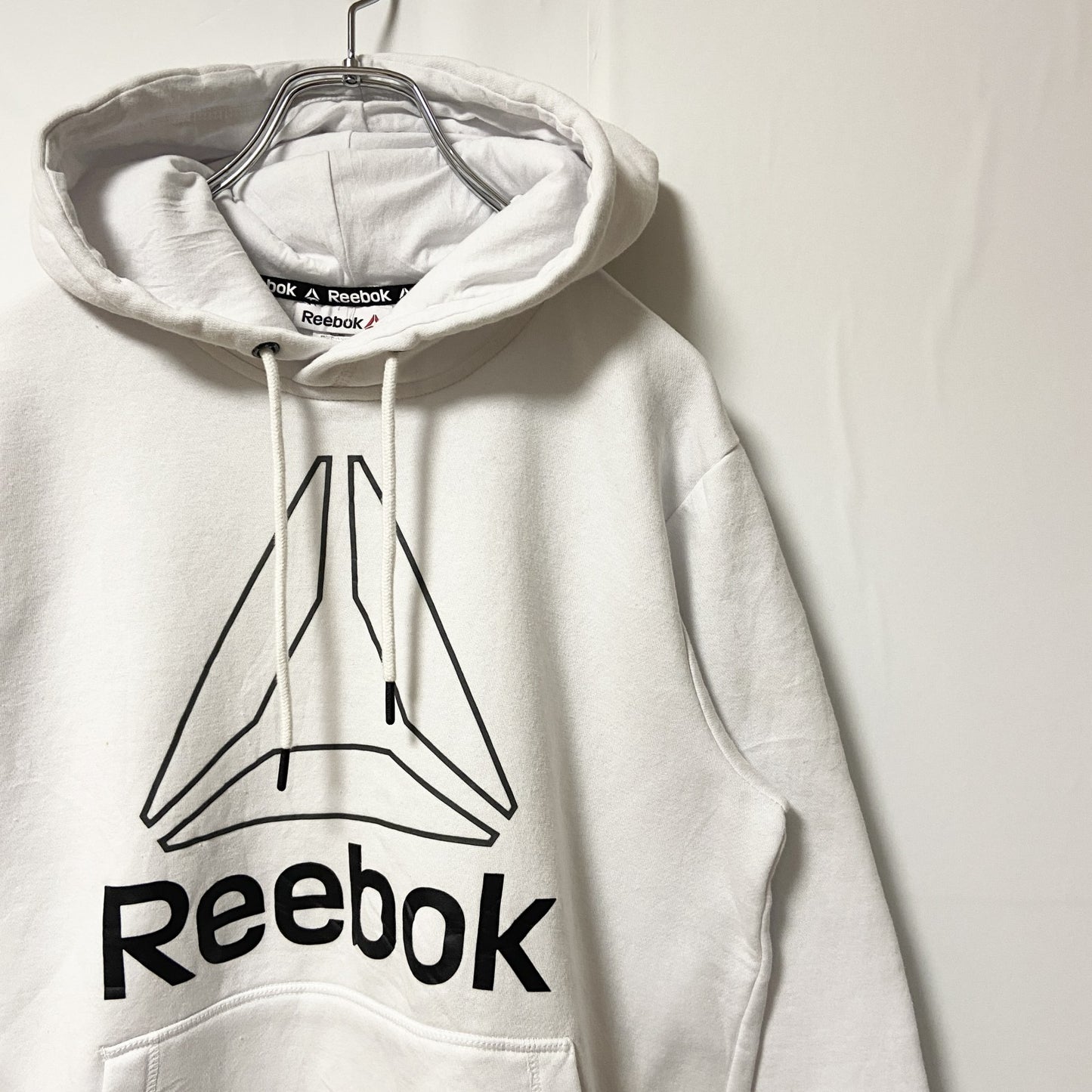 古着 used　Reebok　リーボック　 長袖ロゴプリントパーカー　スウェットプルオーバー　白　ホワイト　秋冬服　Sサイズ