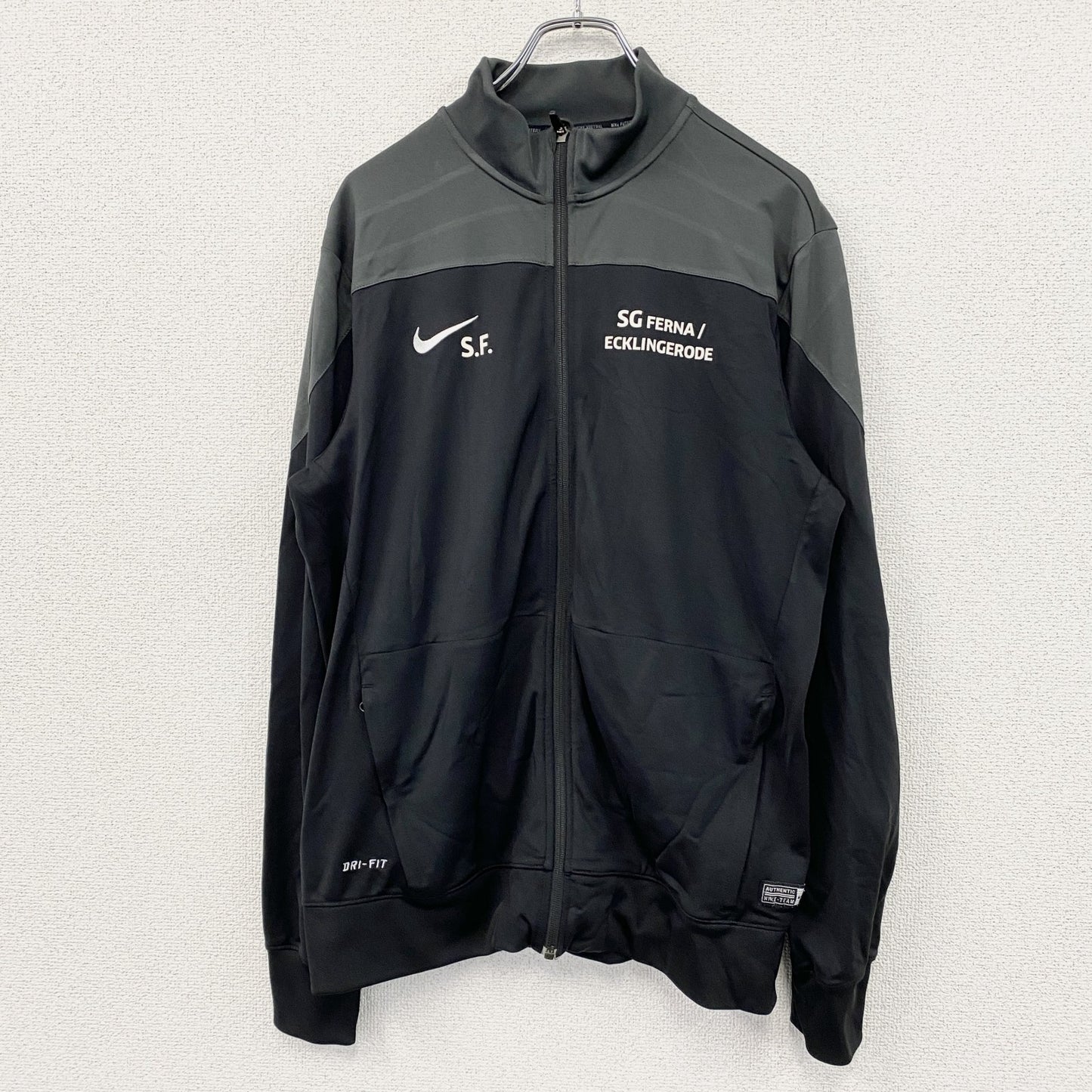 NIKE　ナイキ　DRI-FIT　トラックジャケット/ジャージ　スウッシュ　黒　ブラック　グレー　Lサイズ