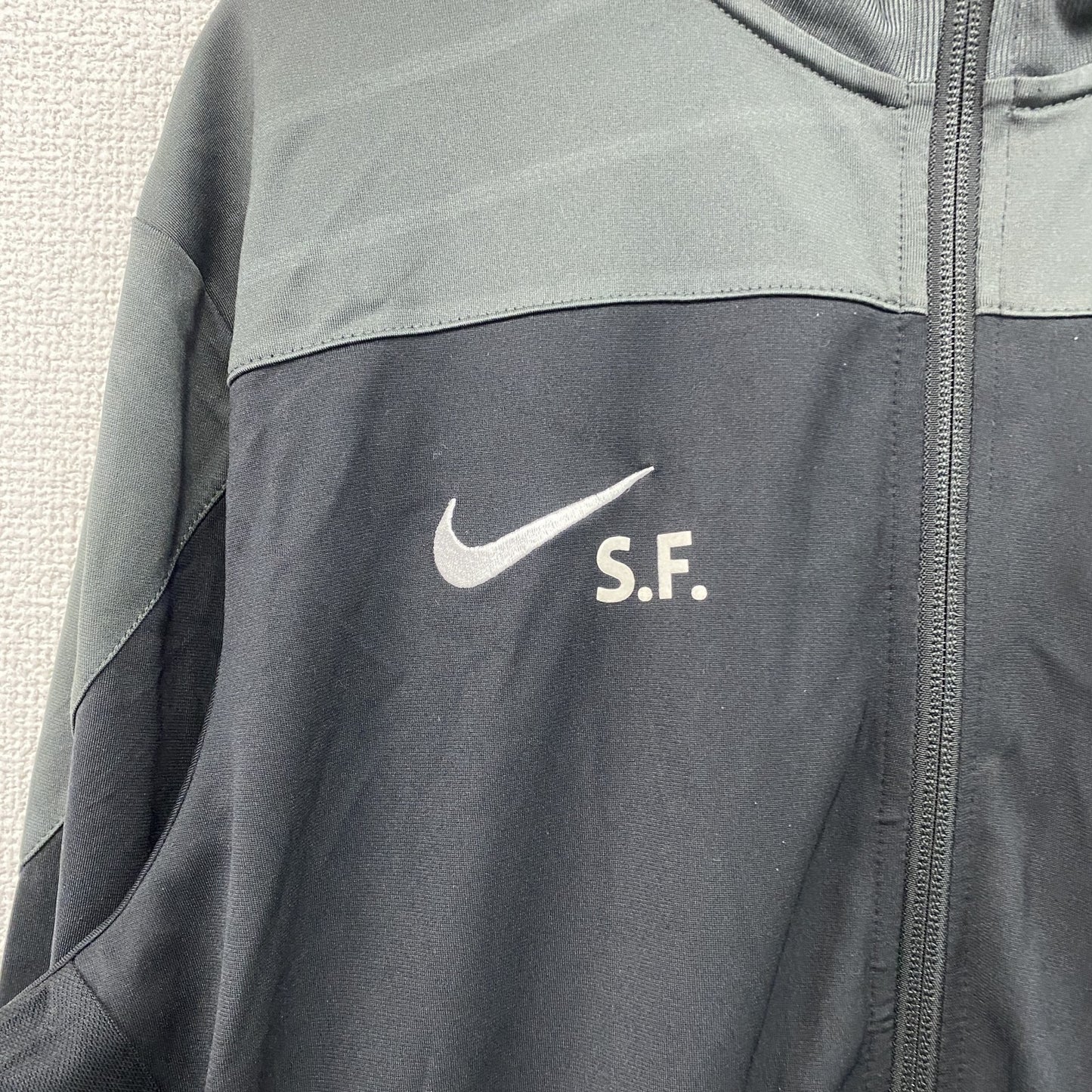 NIKE　ナイキ　DRI-FIT　トラックジャケット/ジャージ　スウッシュ　黒　ブラック　グレー　Lサイズ
