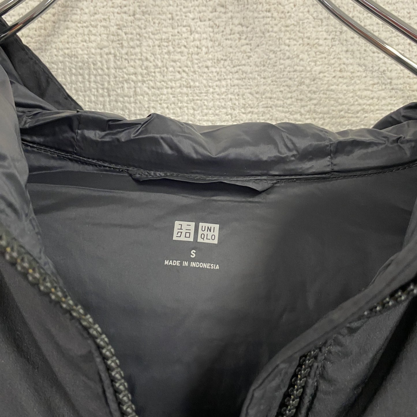 UNIQLO　ユニクロ　シームレスダウンパーカ　ダウン90%　黒　ブラック　Sサイズ