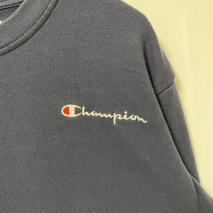 古着 used　Champion チャンピオン　長袖ワンポイントロゴ刺繍スウェット　トレーナー　ネイビー　秋冬服　Mサイズ