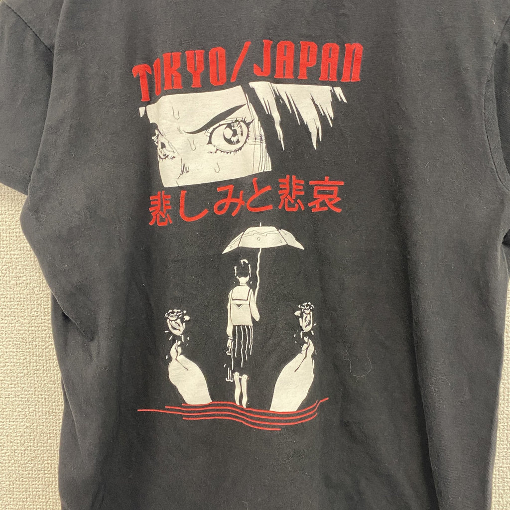 BRISUCO　半袖アニメプリントTシャツ　TOKYO JAPAN　悲しみと悲哀　クルーネック　黒　ブラック　Sサイズ　古着