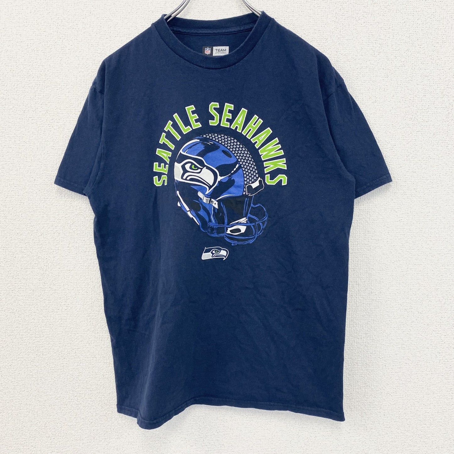 古着 used　TEAM APPAREL　半袖プリントTシャツ　NFL　シアトル シーホークス　クルーネック　ネイビー　Mサイズ