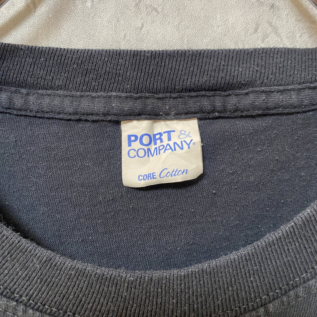 半袖プリントTシャツ　黒　ブラック　カレッジ　ロゴT　レトロデザイン　クルーネック　ビッグシルエット　古着