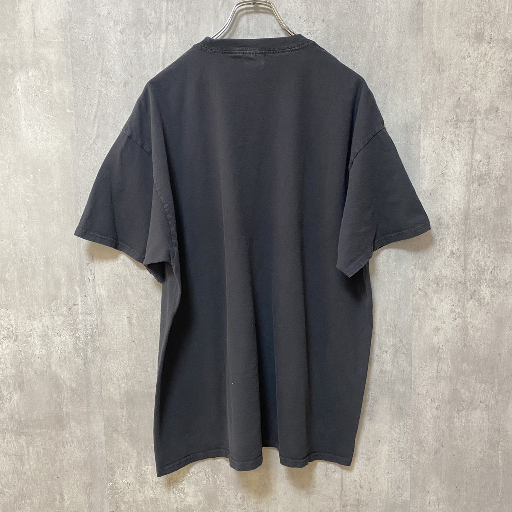 半袖プリントTシャツ　黒　ブラック　カレッジ　ロゴT　レトロデザイン　クルーネック　ビッグシルエット　古着