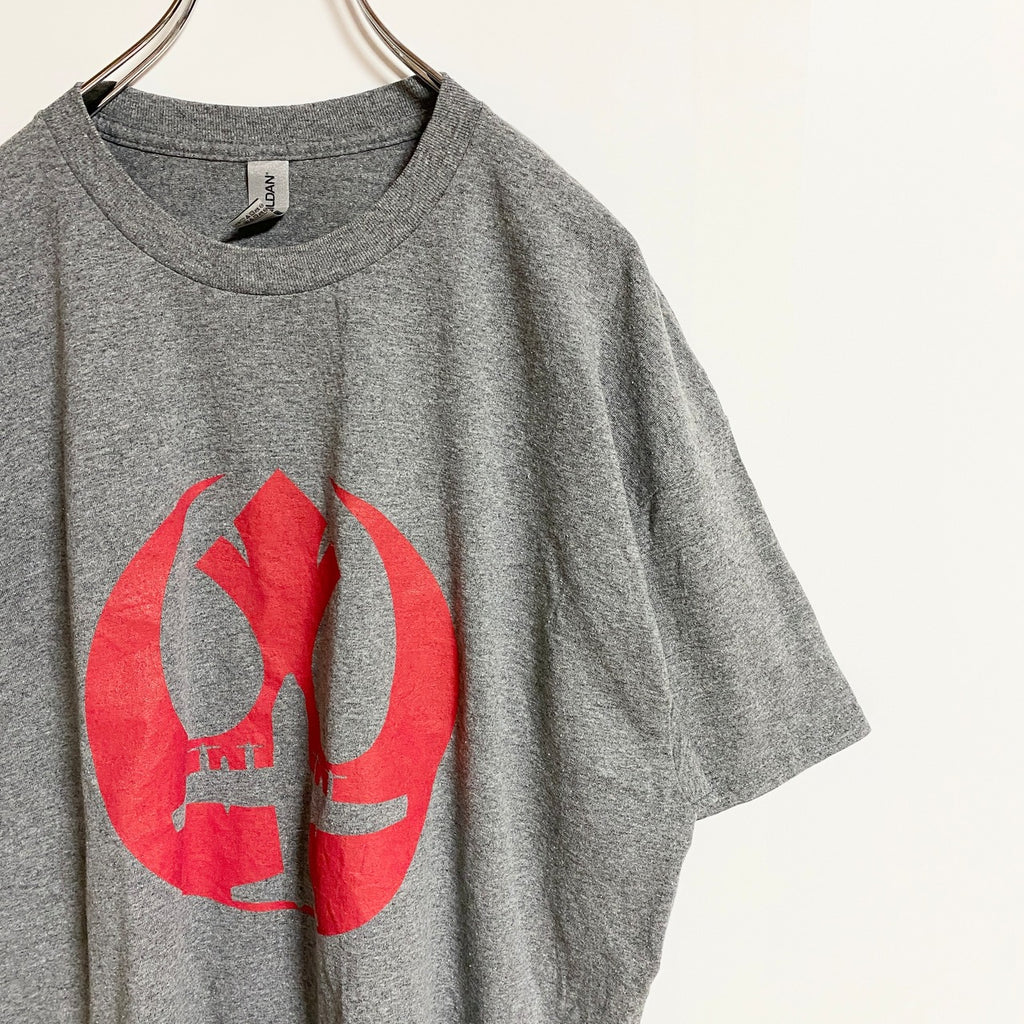 GILDAN ギルダン　半袖プリントTシャツ　クルーネック　グレー　灰色　レッド　赤　ビックシルエット　XLサイズ　古着