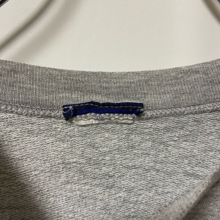 長袖デザイン刺繍スウェット　トレーナー　AMERICAN CLASSIC　グレー　灰色　ビックシルエット　XXLサイズ　古着