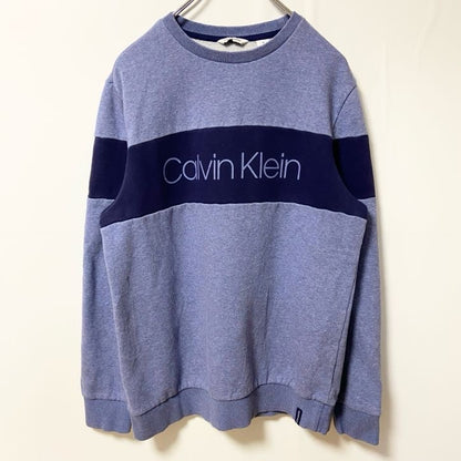 古着 used　Calvin Klein カルバンクライン　長袖ロゴプリントスウェット　トレーナー　くすみブルー　Mサイズ