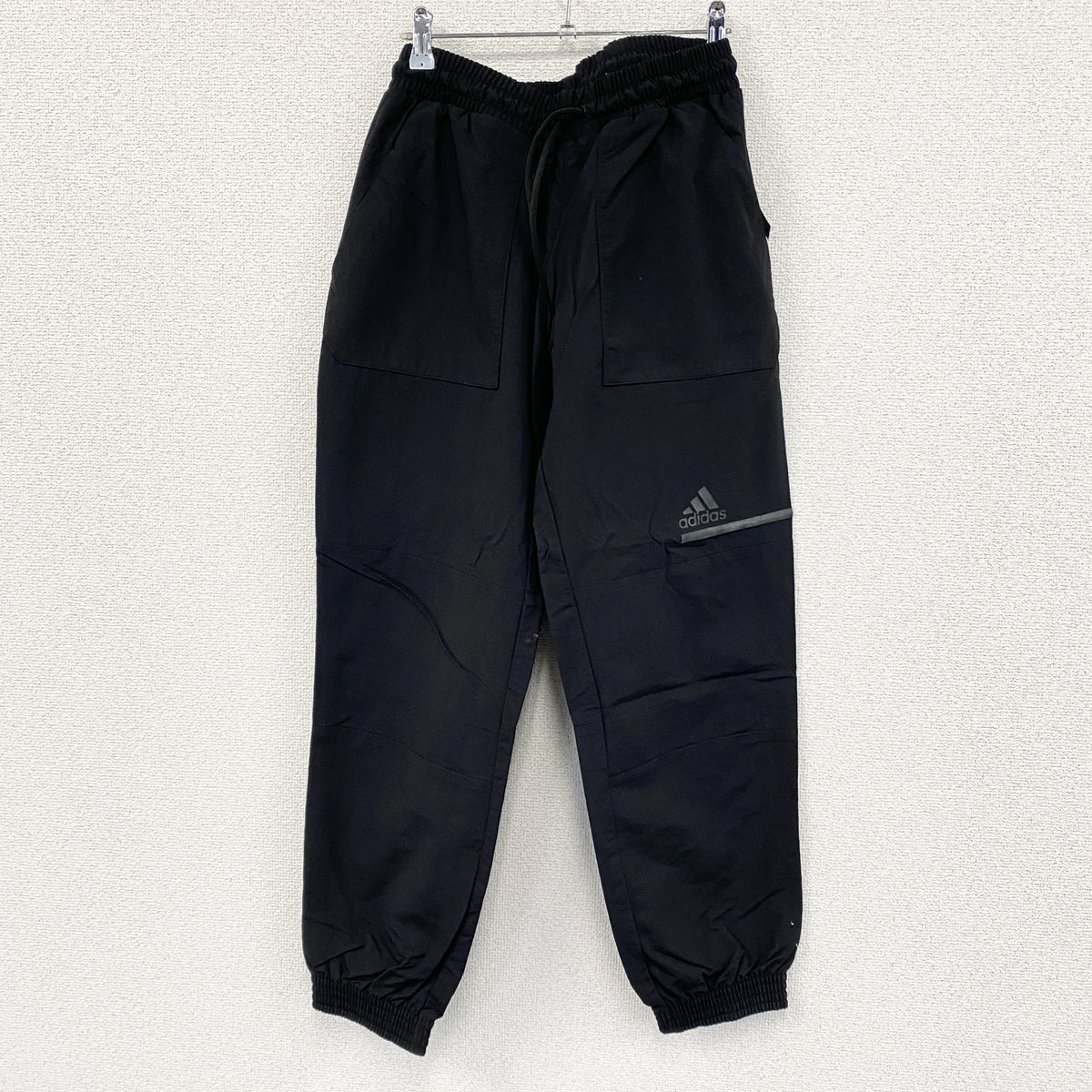 adidas　アディダス　ナイロンパンツ パフォーマンスロゴ　黒　ブラック　Mサイズ メンズ 古着