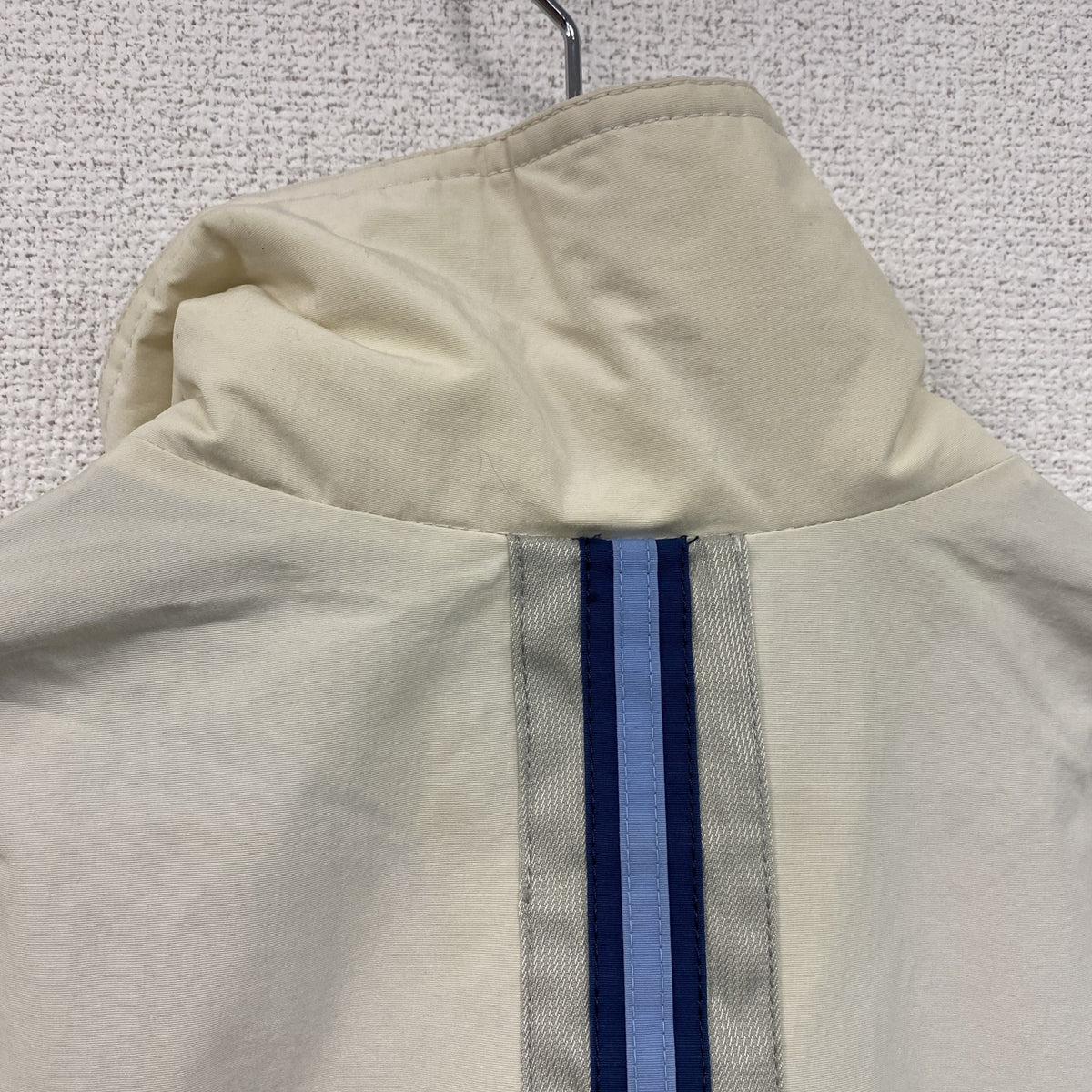 Quiksilver　クイックシルバー　フルジップナイロンジャケット　ベージュ　SSサイズ ウインドブレーカー ナイロンアウター メンズ 古着