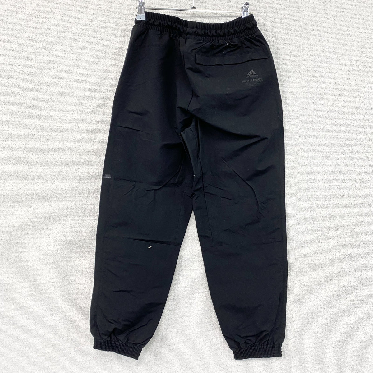 adidas　アディダス　ナイロンパンツ パフォーマンスロゴ　黒　ブラック　Mサイズ メンズ 古着