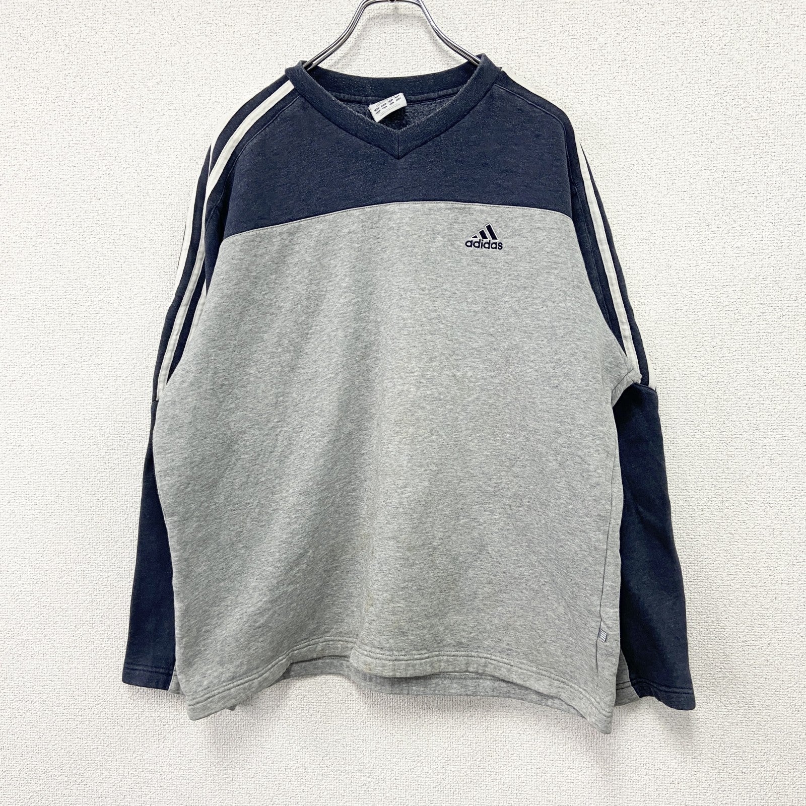 00s　adidas　アディダス　スウェット/トレーナー　パフォーマンスロゴ　ヴィンテージ　グレー　灰色　7サイズ　古着