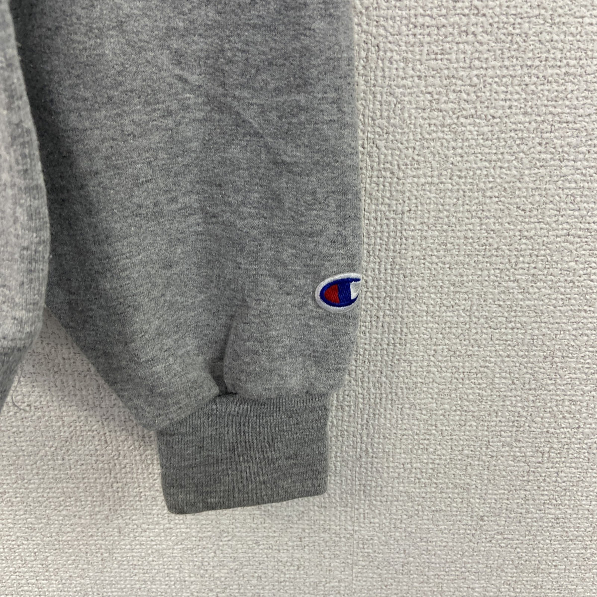 champion　チャンピオン　スウェットパーカー/フーディー　カレッジロゴ　刺繍ロゴ　現行　灰色　グレー　Lサイズ　古着
