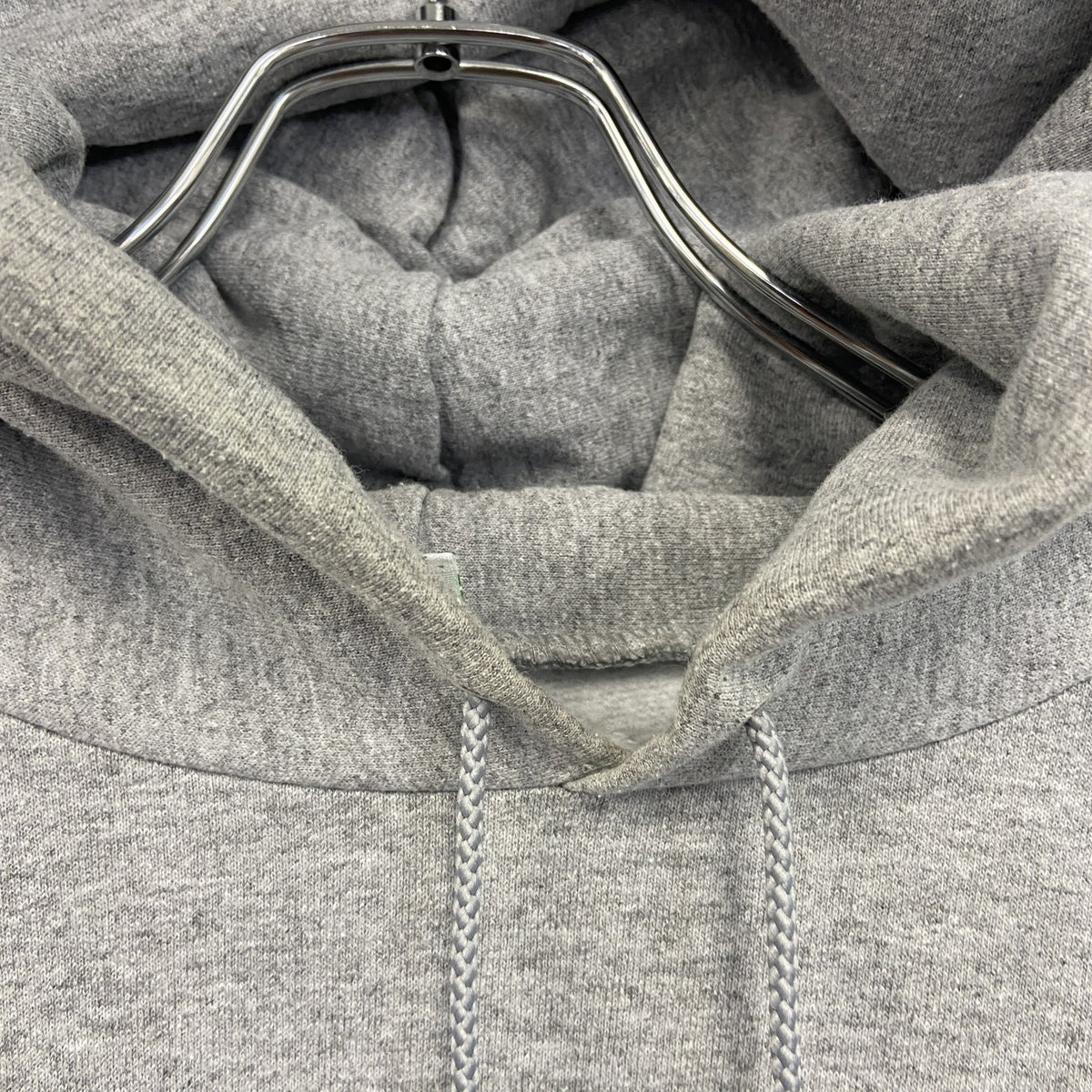 champion　チャンピオン　スウェットパーカー/フーディー　カレッジロゴ　刺繍ロゴ　現行　灰色　グレー　Lサイズ　古着