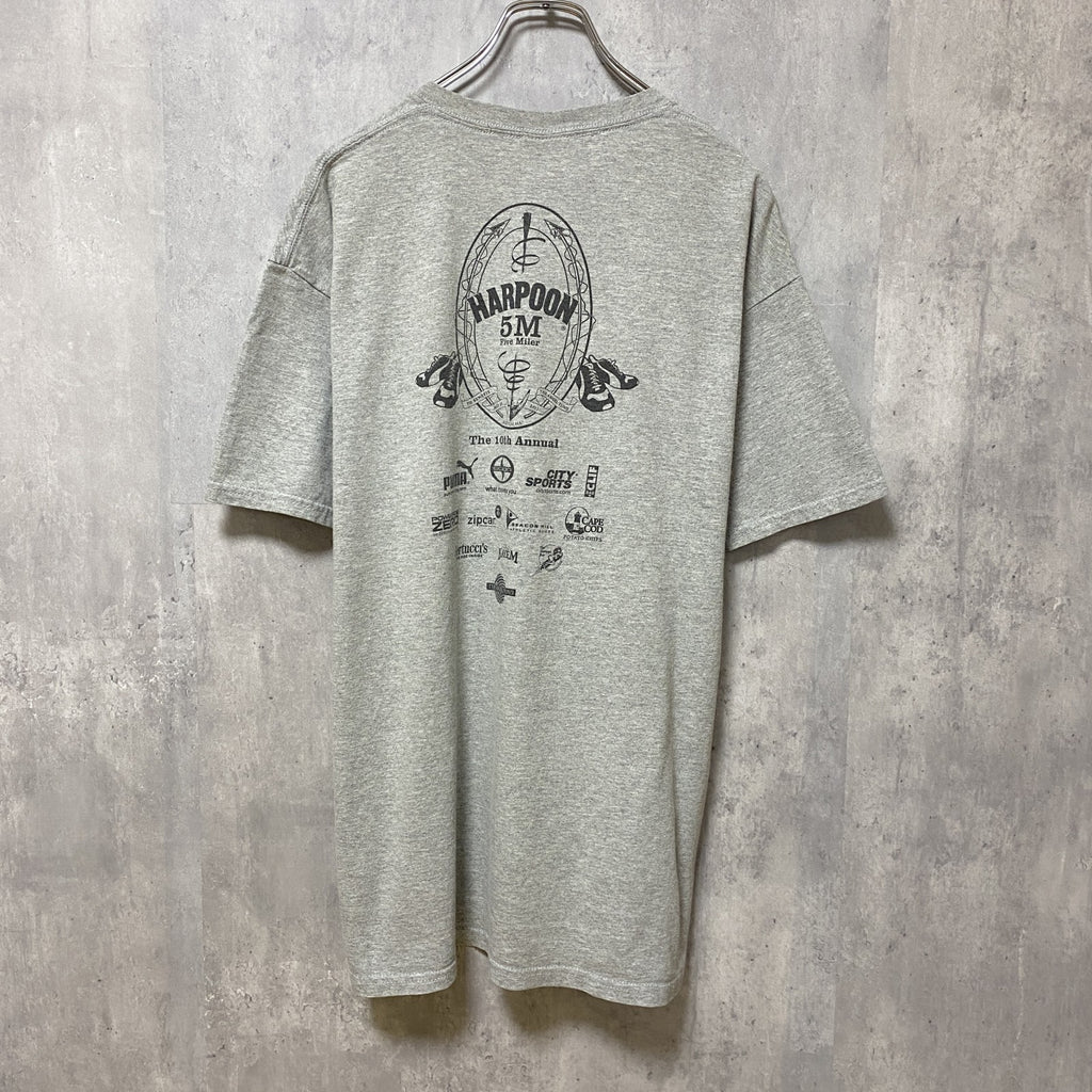 PUMA　HARPOON　半袖プリントTシャツ　グレー　灰色　レトロ　デザイン　個性的　クルーネック　春夏服　メンズ　古着