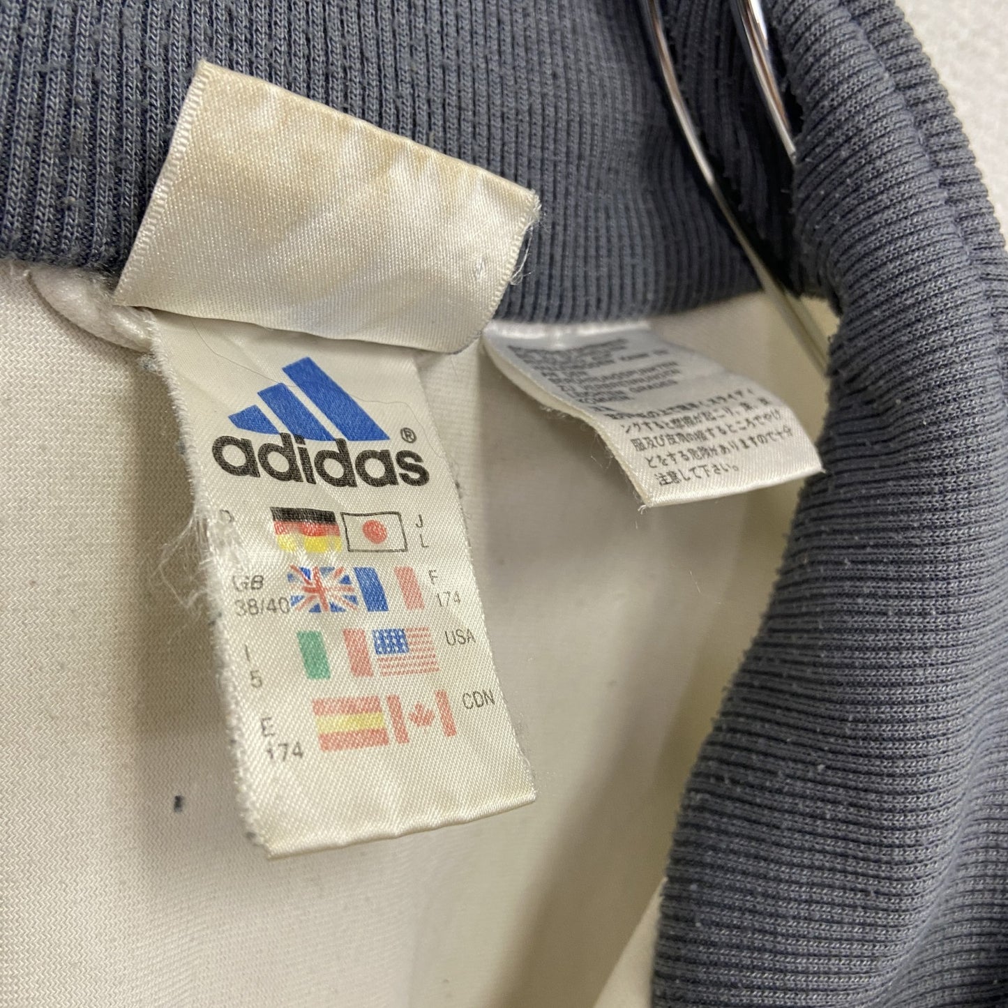 90s　adidas　アディダス　ベロアトラックジャケット/ジャージ　パフォーマンスロゴ　ヴィンテージ　白　ホワイト　Mサイズ