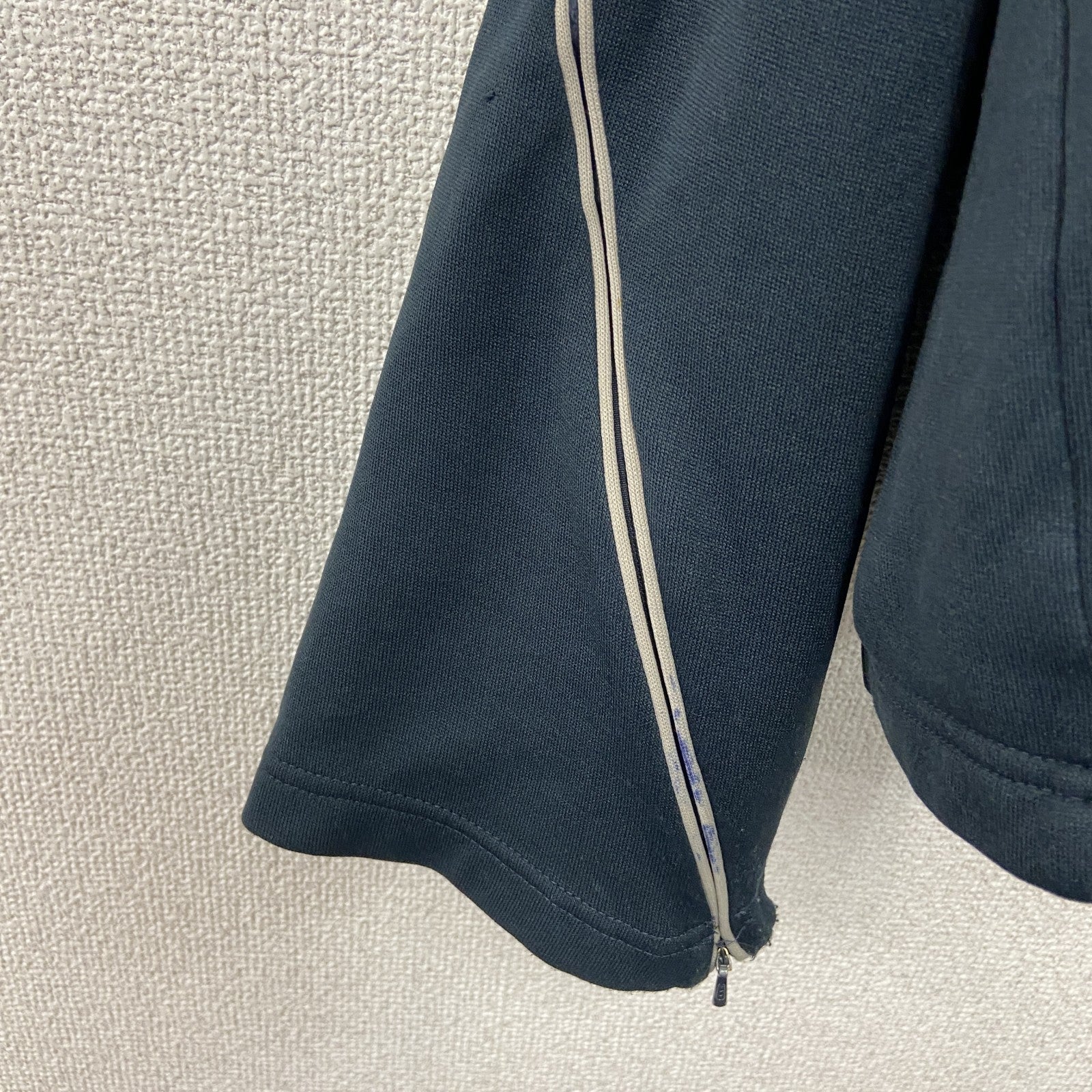 00s　adidas　アディダス　トラックジャケット/ジャージ　袖フレア　パフォーマンスロゴ　ヴィンテージ　黒　ブラック　Lサイズ　古着