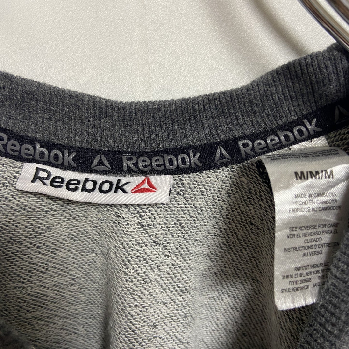 古着 used　Reebok リーボック　長袖ロゴプリントスウェット　トレーナー　ラグラン袖　レトロデザイン　グレー　Mサイズ