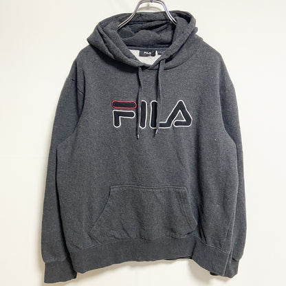 古着 used　FILA　フィラ　長袖でかロゴ刺繍パーカー　フーディー　レトロデザイン　カンガルーポケット　グレー　XLサイズ