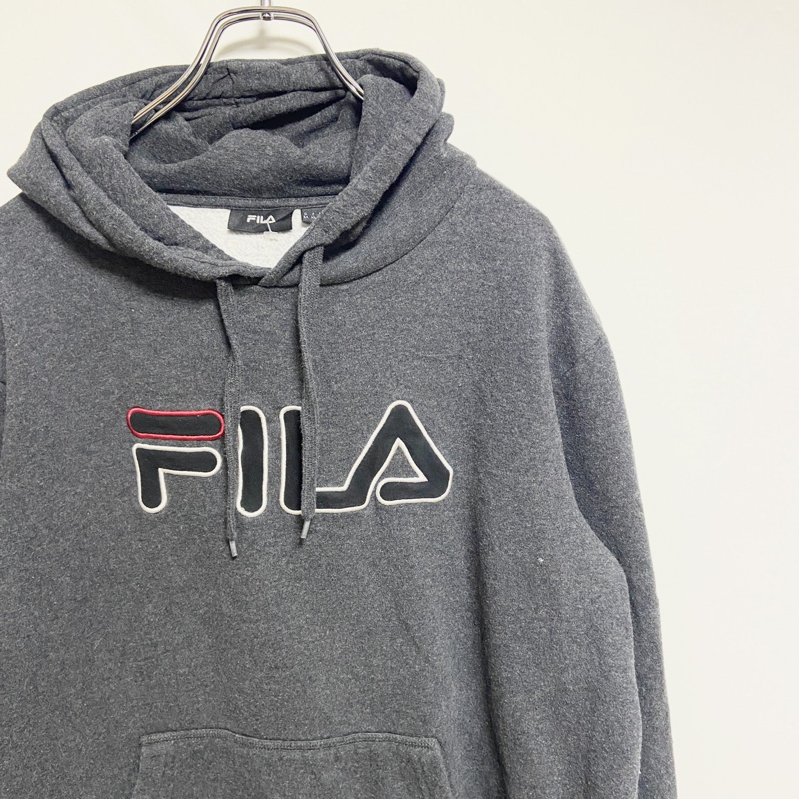 FILA　フィラ　スウェットパーカー/フーディー　デカロゴ　ワッペン　ダークグレー　XLサイズ　古着