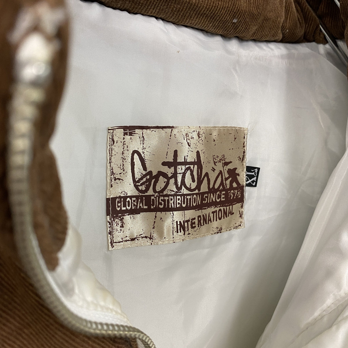 Gotcha　中綿ベスト　白　茶色　ホワイト　ブラウン　XLサイズ メンズ ポリエステル 古着