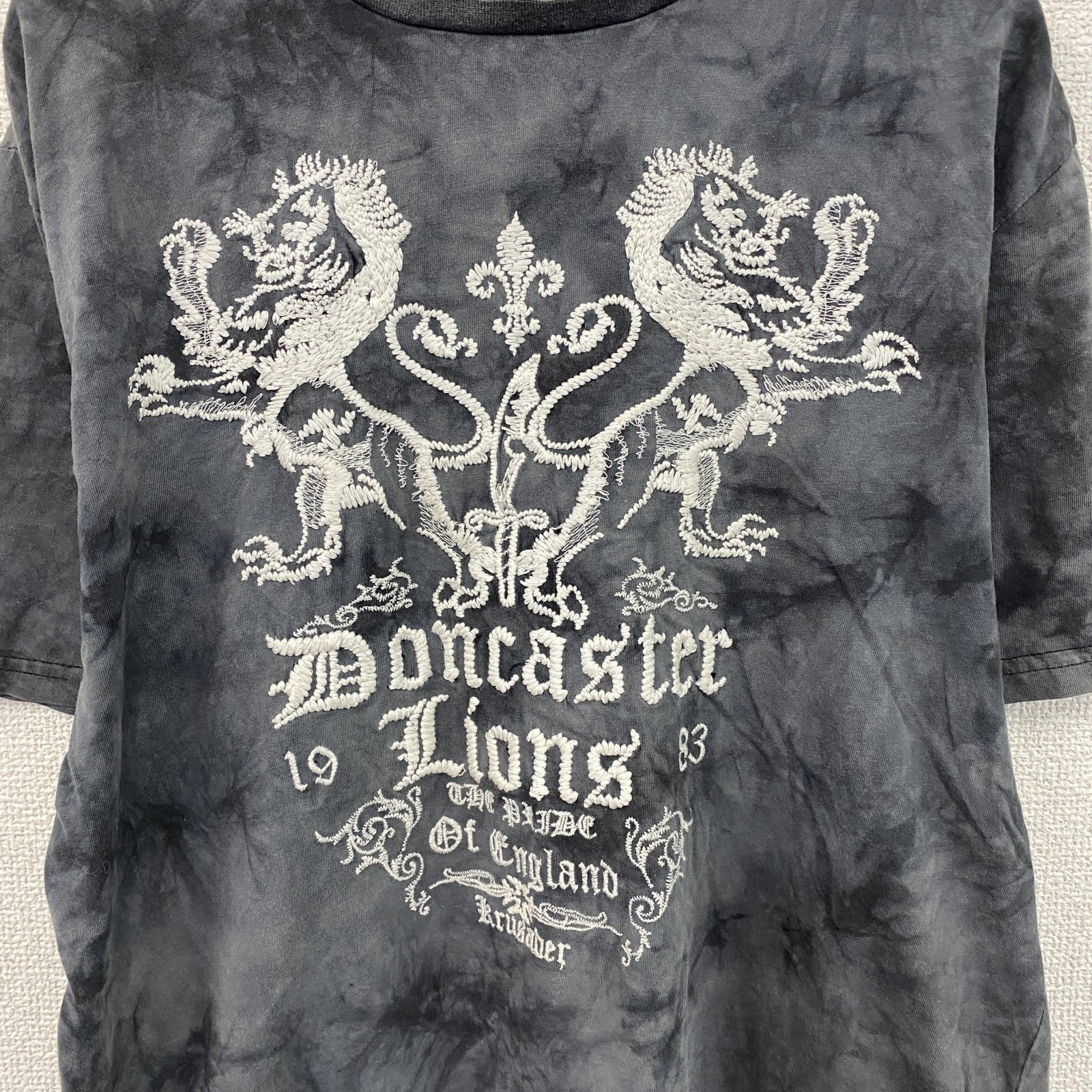 00s～　KRUSADER Ad Infinitum　半袖Tシャツ　タイダイ柄 　刺繍デザイン　黒　ブラック　Mサイズ　古着