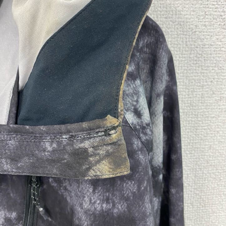 QUIKSILVER　クイックシルバー　フルジップジャケット　総柄　黒　ブラック　Lサイズ　古着