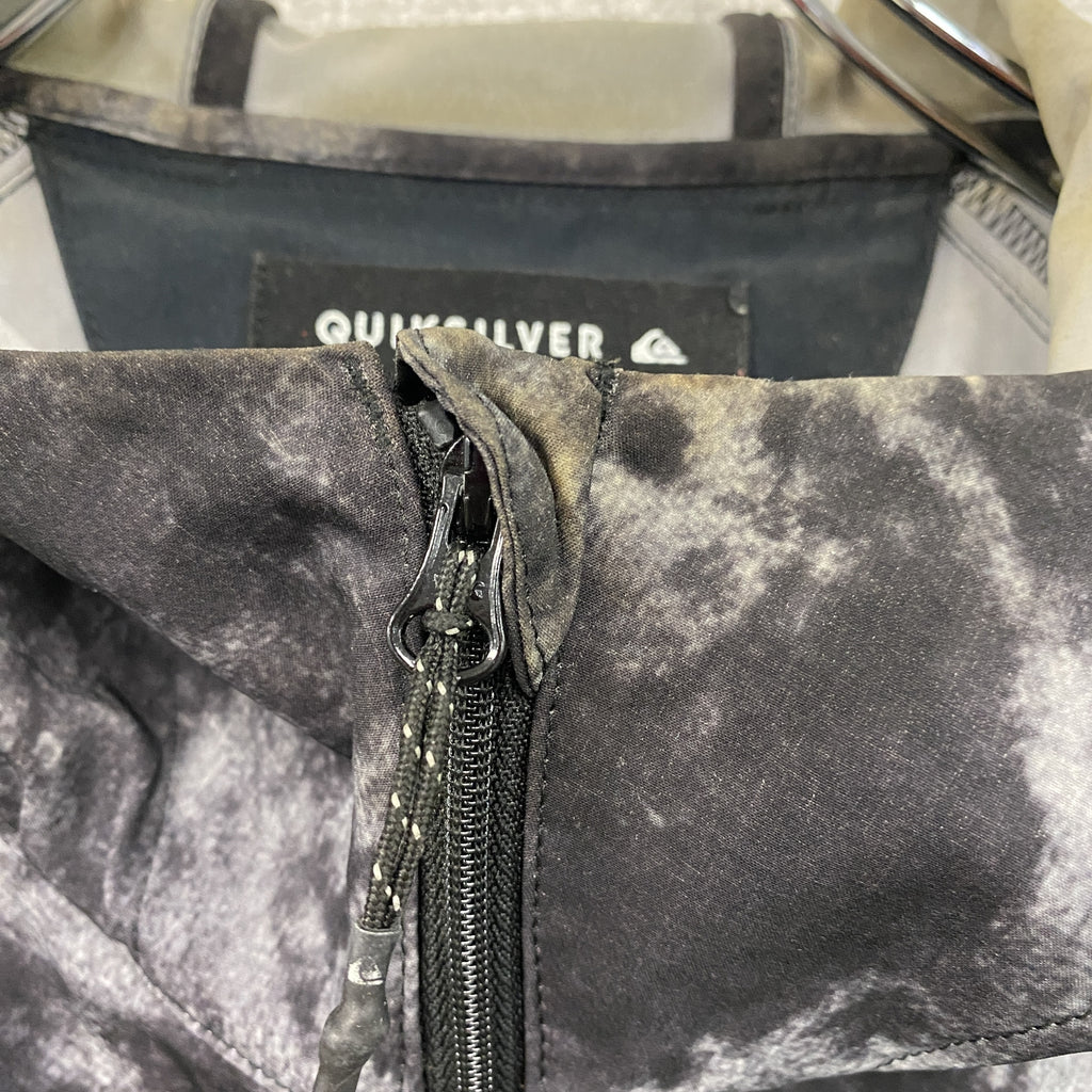 QUIKSILVER　クイックシルバー　フルジップジャケット　総柄　黒　ブラック　Lサイズ　古着