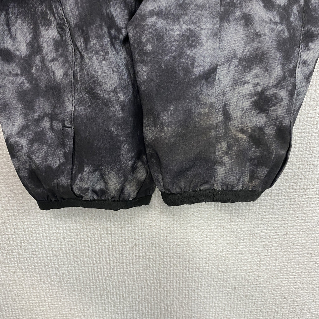 QUIKSILVER　クイックシルバー　フルジップジャケット　総柄　黒　ブラック　Lサイズ　古着