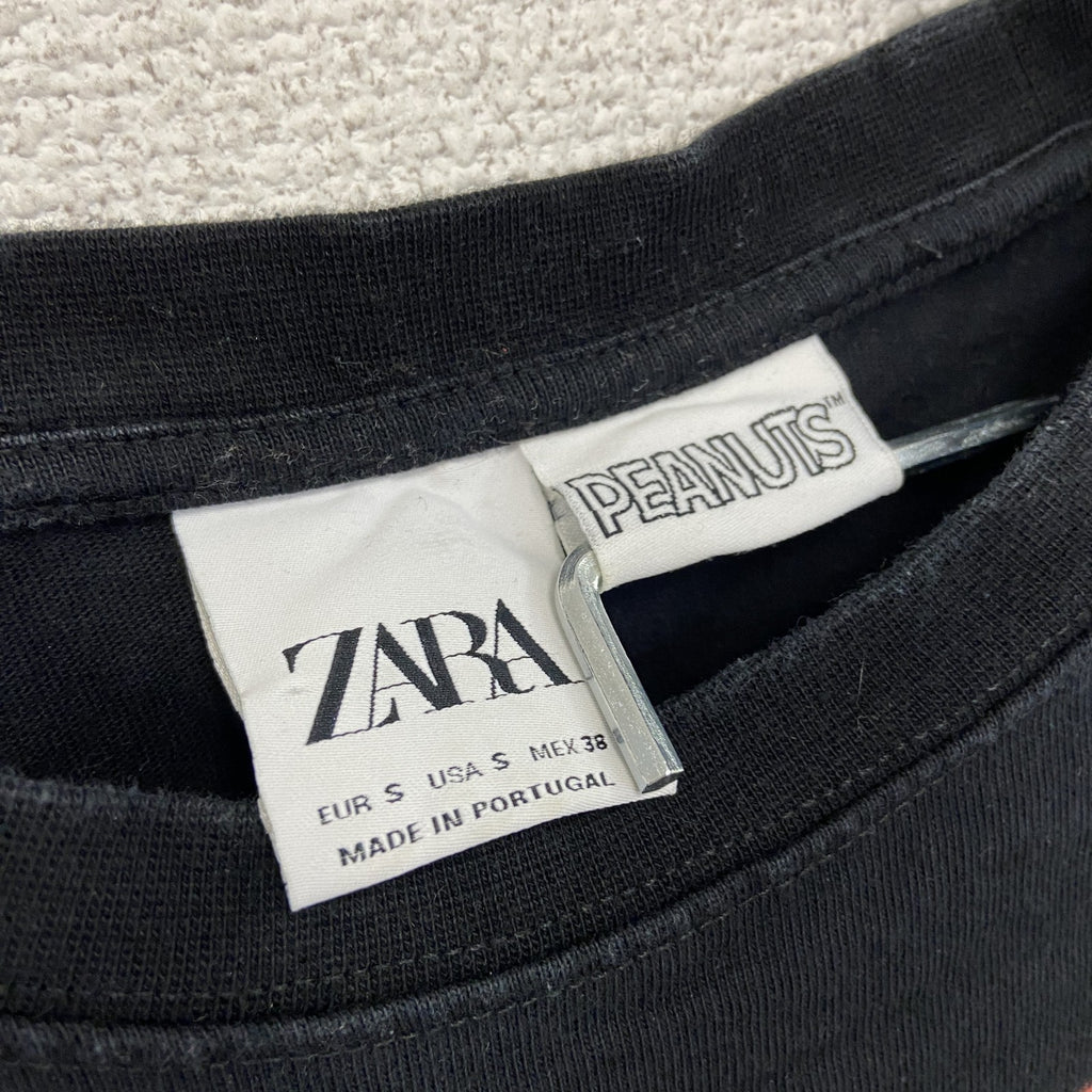 ZARA　ザラ　PEANUTS　SNOOPY　スヌーピー　半袖プリントキャラクターTシャツ　黒　ブラック　Sサイズ　古着