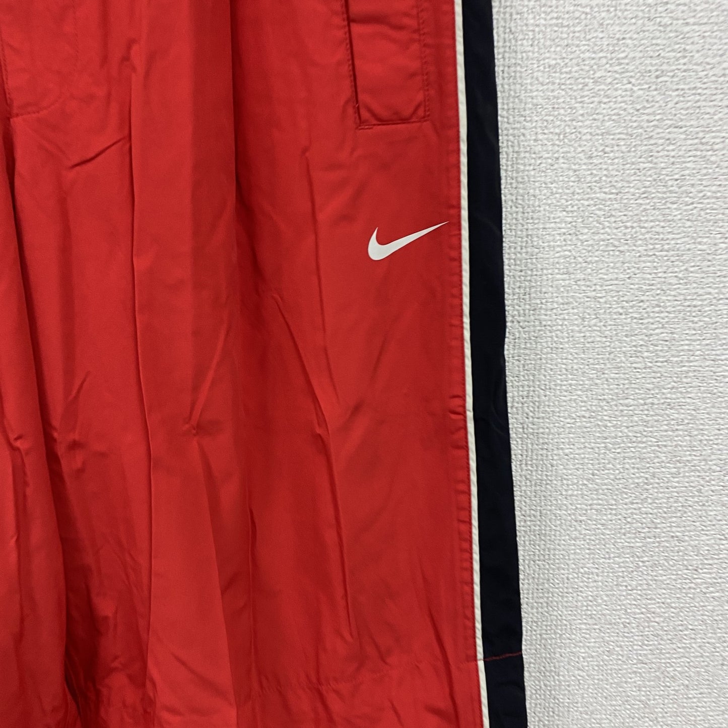 NIKE　ナイキ　トラックナイロンパンツ　赤　レッド　Lサイズ