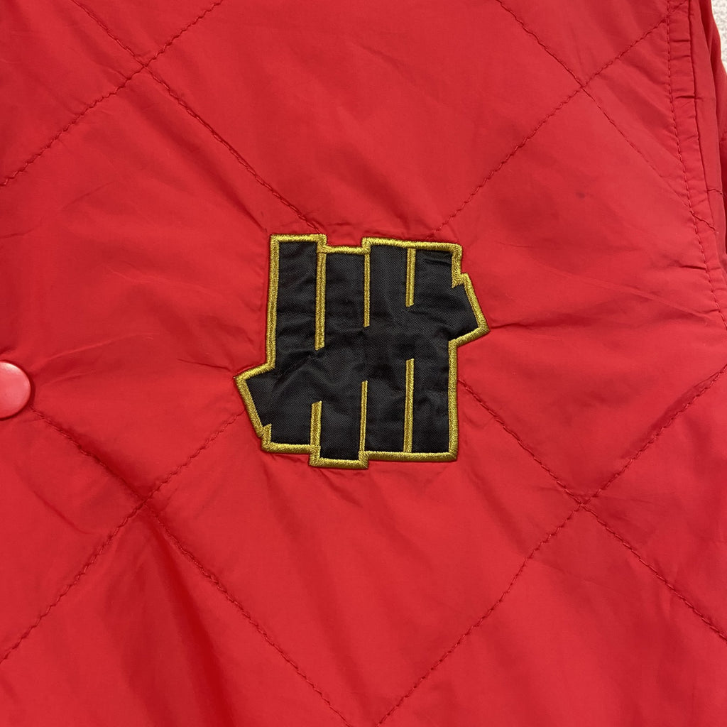 UNDEFEATED　アンディフィーテッド　キルティングジャケット　中綿入り　ファイブストライクス　赤　レッド　Mサイズ　古着