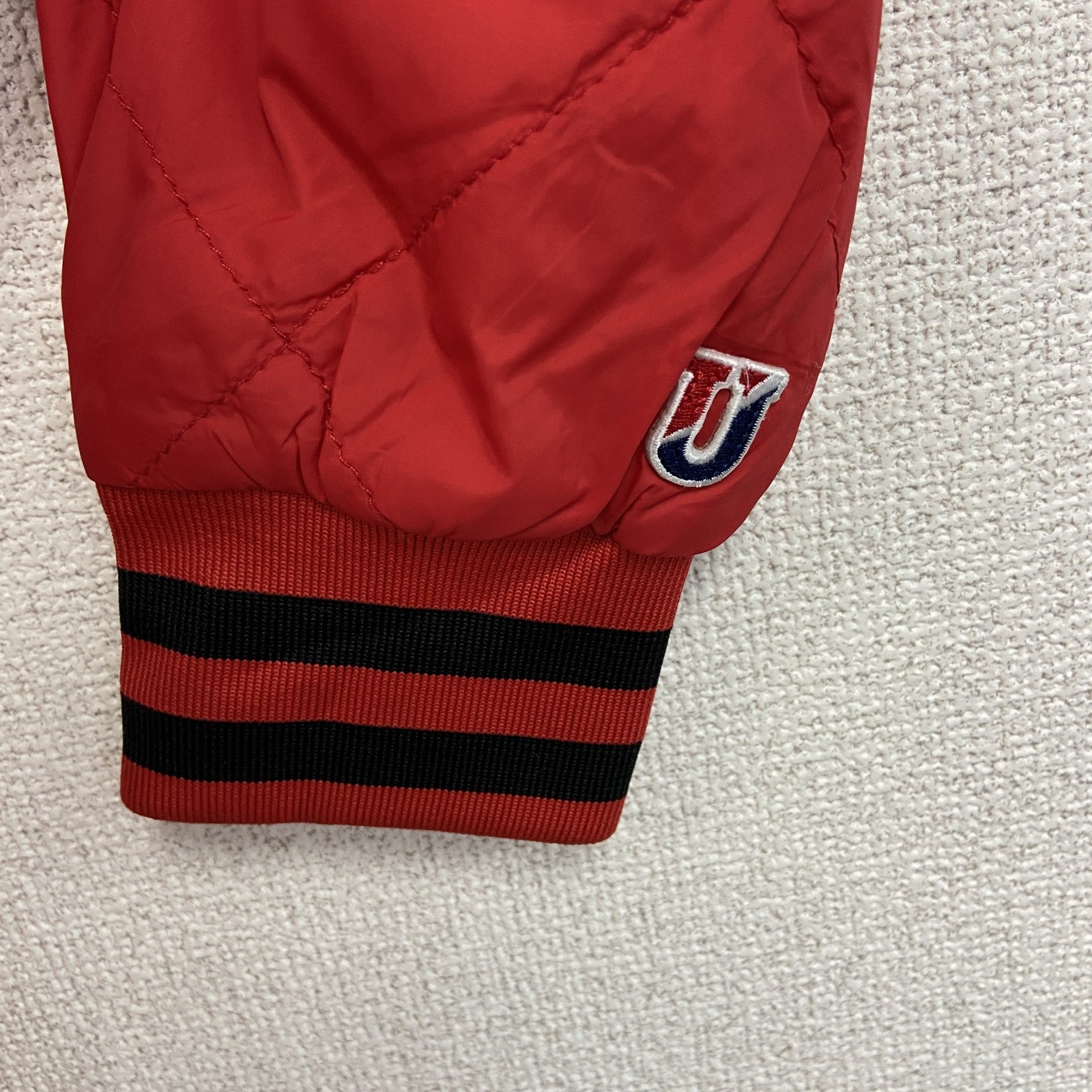 UNDEFEATED　アンディフィーテッド　キルティングジャケット　中綿入り　ファイブストライクス　赤　レッド　Mサイズ　古着
