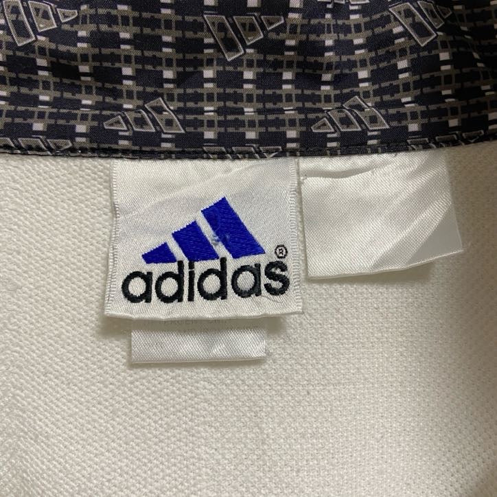 古着 used　adidas　アディダス　長袖ハーフジップスウェット　トレーナー　ワンポイント刺繍　白　ホワイト　秋冬服　Mサイズ