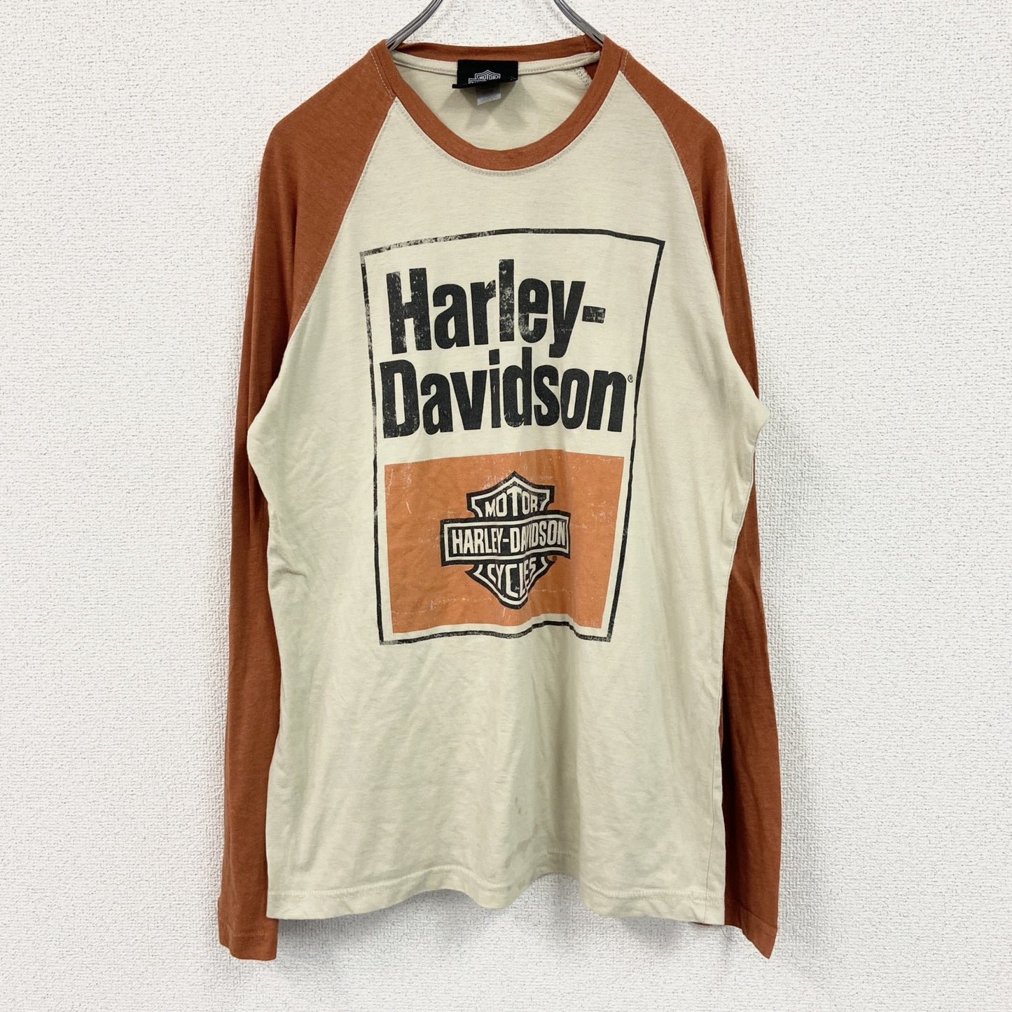 HARLEY DAVIDSON　ハーレーダビッドソン　長袖プリントTシャツ　オレンジ　ベージュ　Lサイズ
